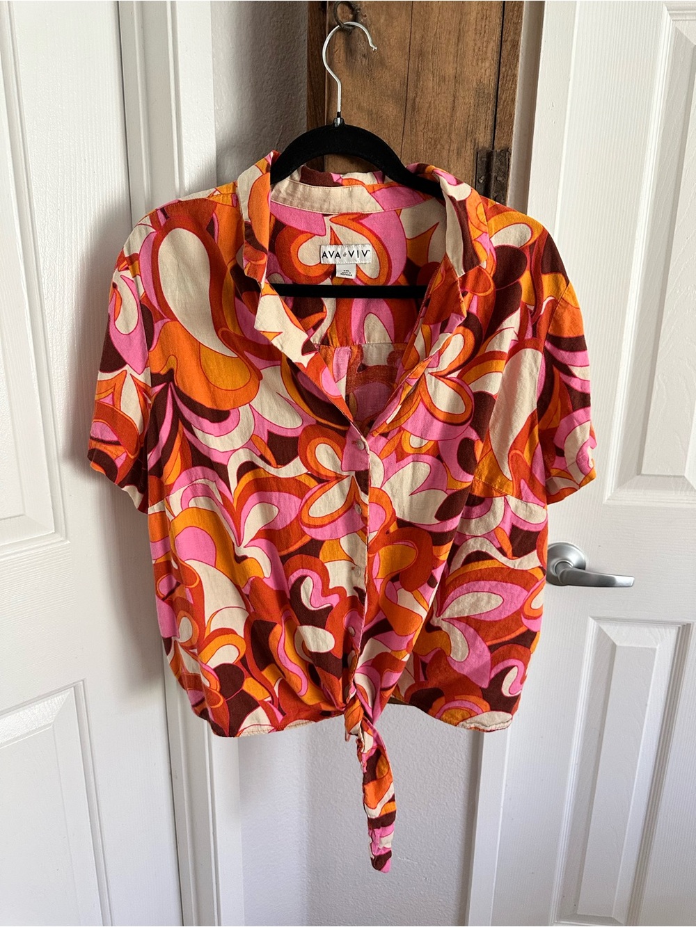 🔮 Retro psychedelic collared button + tie-front top